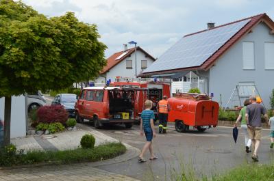 Oberjesingen: Mehrere Keller unter Wasser - Sandsaecke im Einsatz